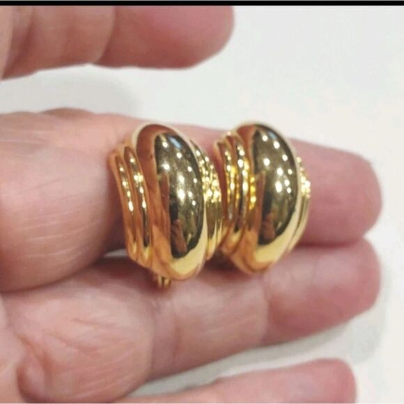 Vintage Monet Gold Tone Clip On Hoop Earrings, 1" - Picture 1 of 5